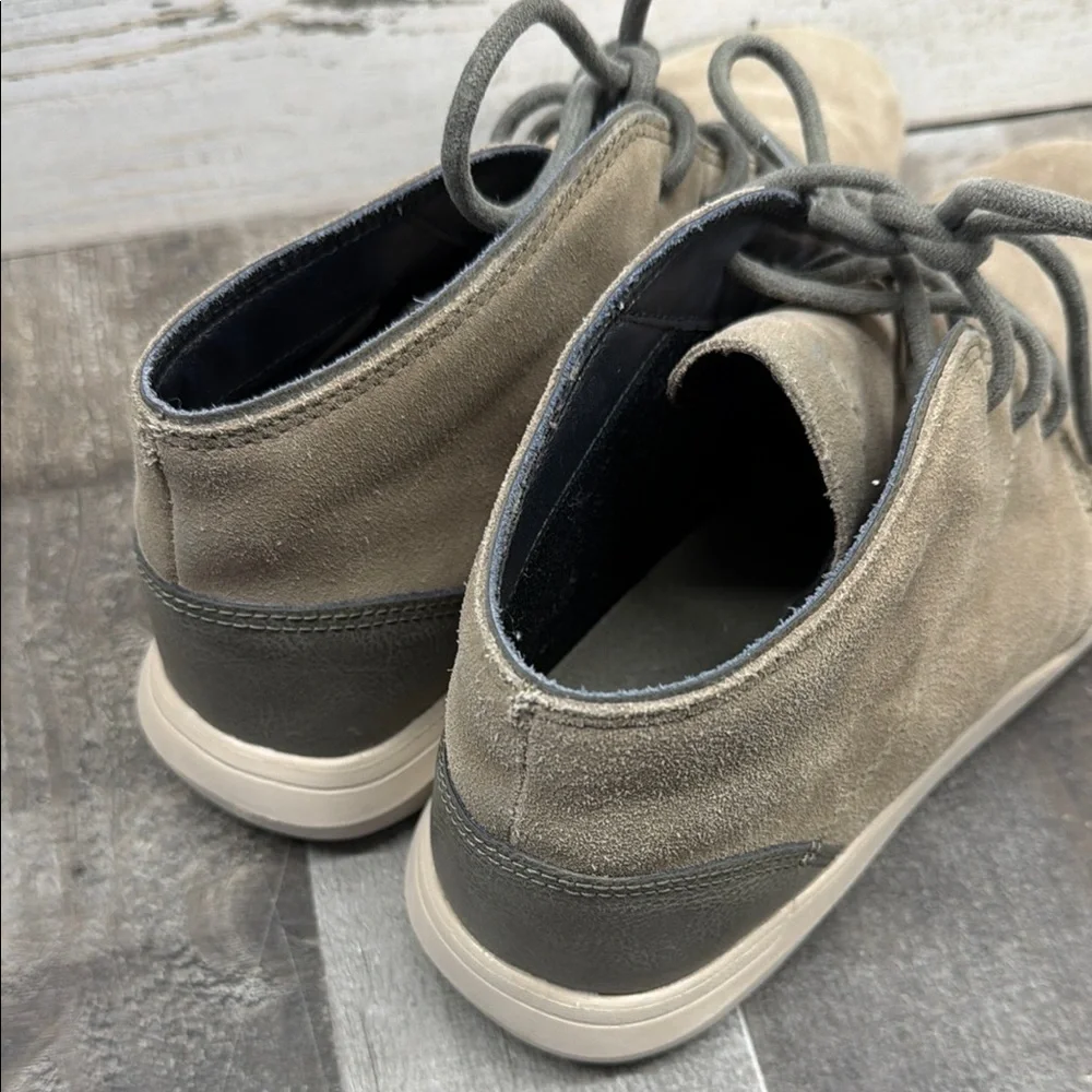 Crocs Kinsale Chukka Boots Mens Size 12 Suede Beige Lace Up Casual Ankle Shoes